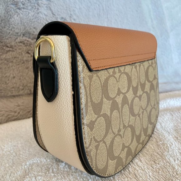 Sale 🔥 || Coach Crossbody Bags - Picture 8 of 11